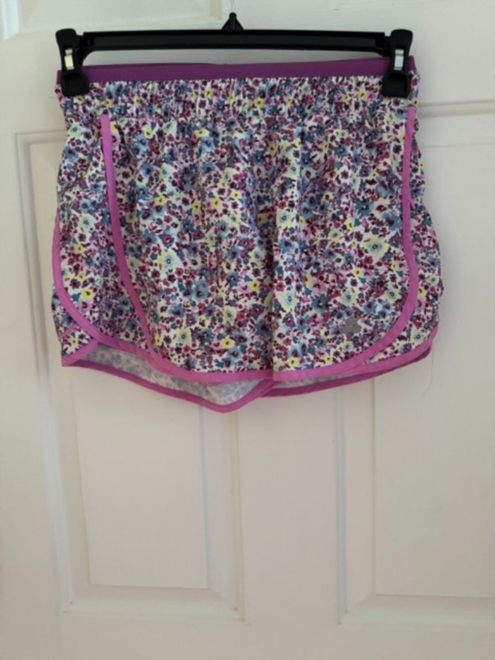 EUC Tek Gear Purple Floral Athletic Shorts Dolphin Hem Pink Piping Women's Sz S